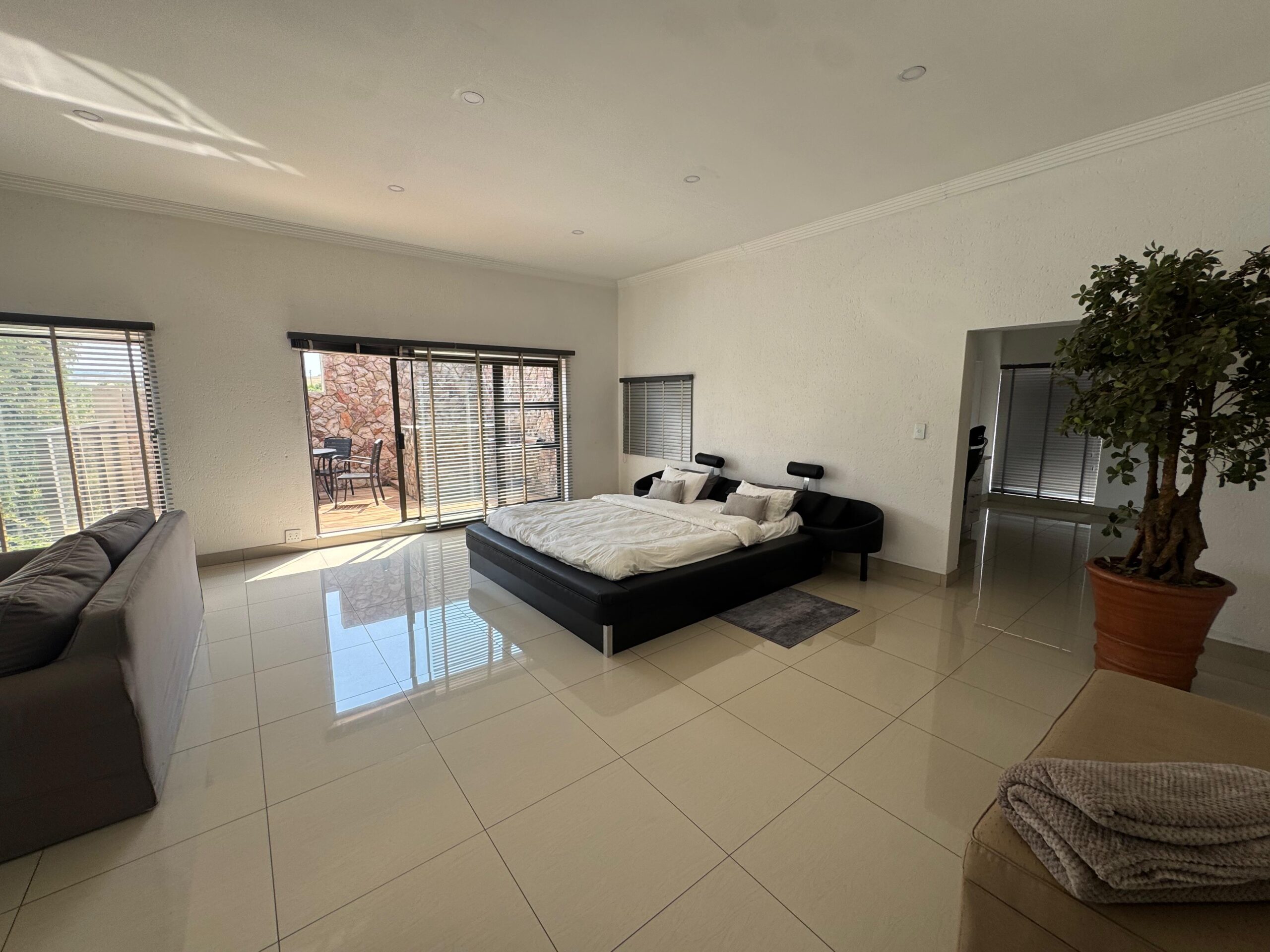 Room_Image_3