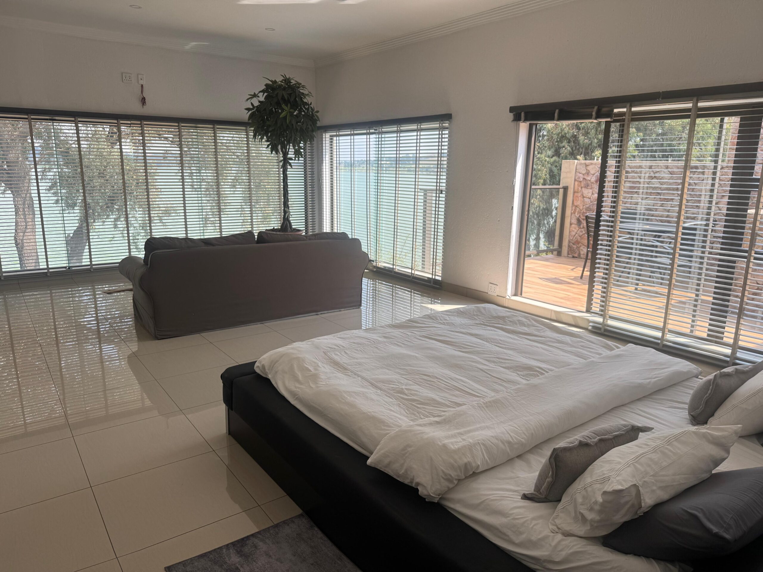Room_Image_2